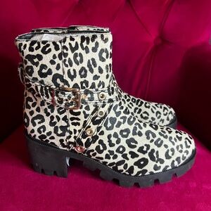 Schutz Maylova/Mafalda Leopard Print Calf Hair Combat Boots Lug Sole Moto Bootie